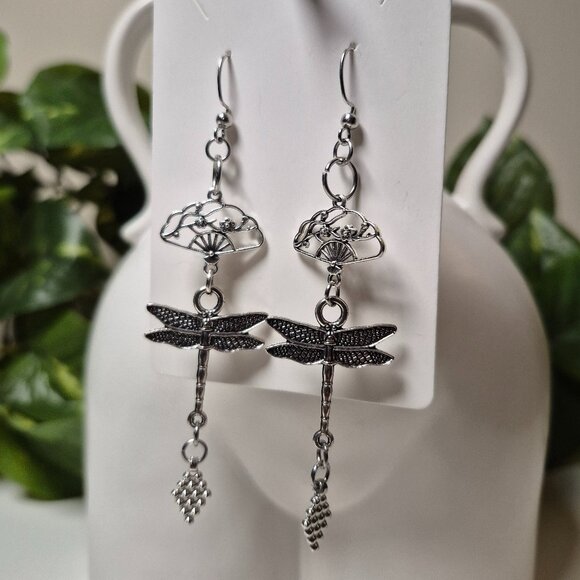 Dragonfly Plum Blossom Handmade Earrings - Picture 4 of 6